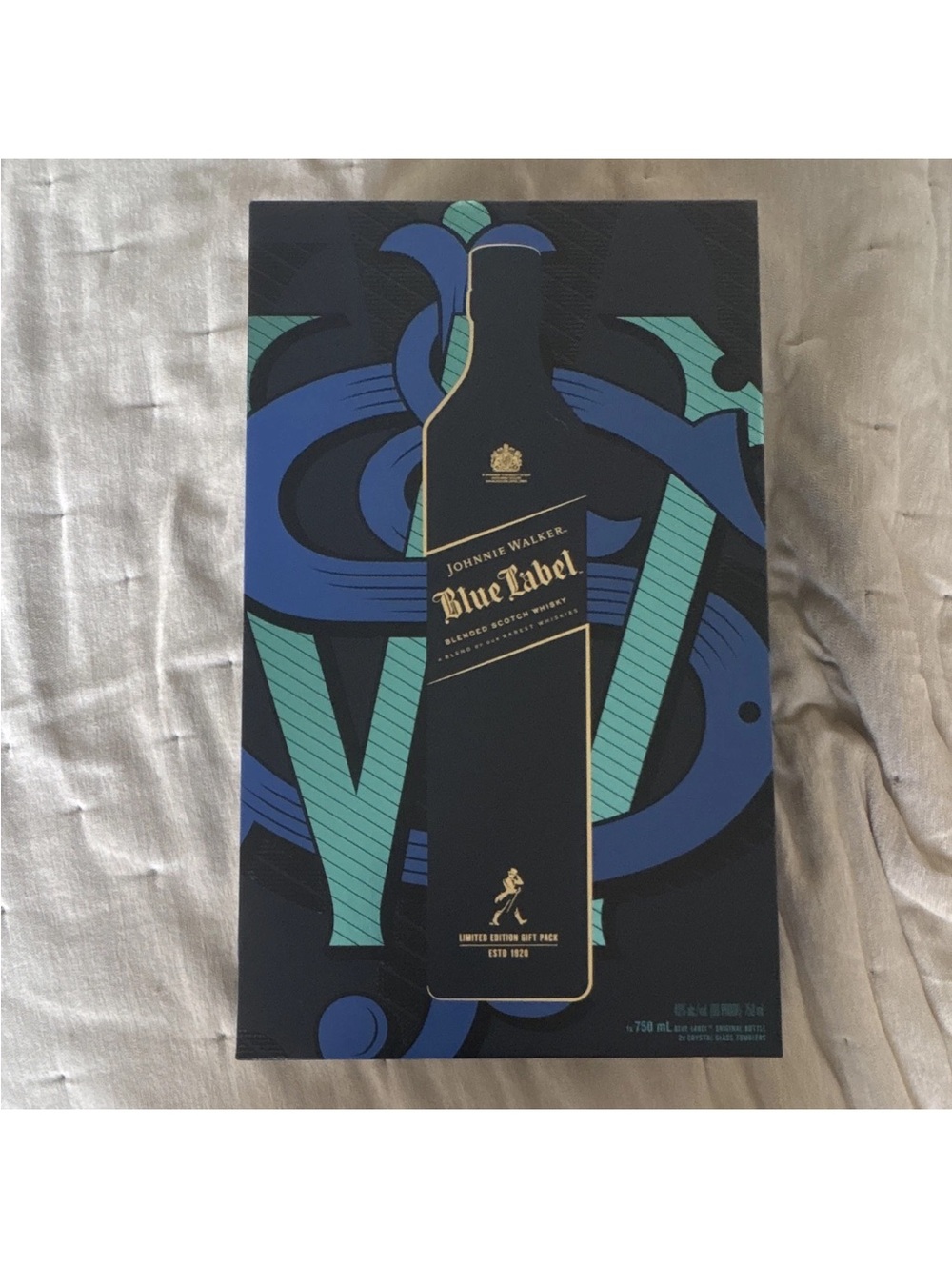 Blue Label Decorative Box with 2 glasses